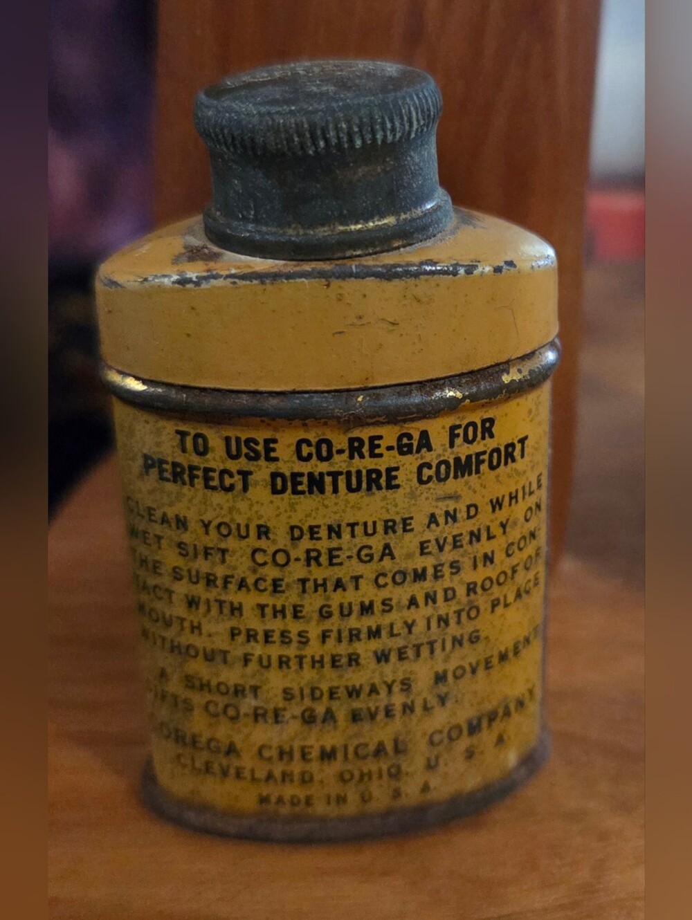 Vintage Wilson Co-RegA Denture Powder Tin in Yellow and Black - Picture 2 of 3
